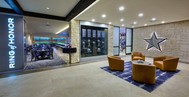 The clubhouse lobby at Cowboys Golf Club